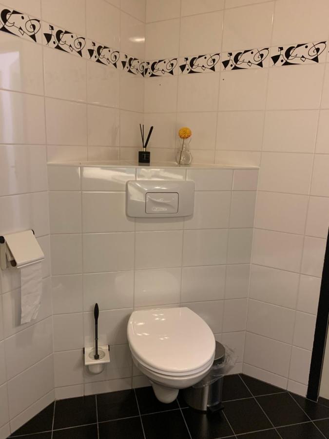 By Goselink Bed & Breakfast Alkmaar Bagian luar foto